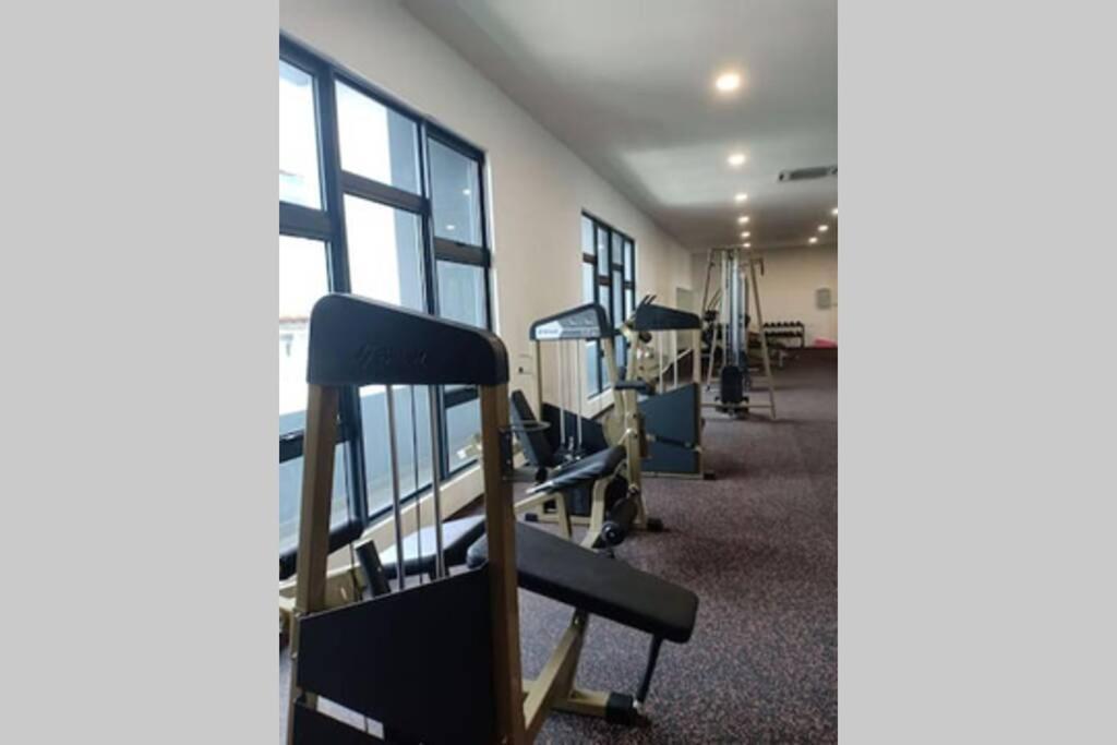 Apple Home 2 At Menara Simfoni, King Size Bed, Cheras, Nexflix, Wifi, Parking Seri Kembangan Exterior photo