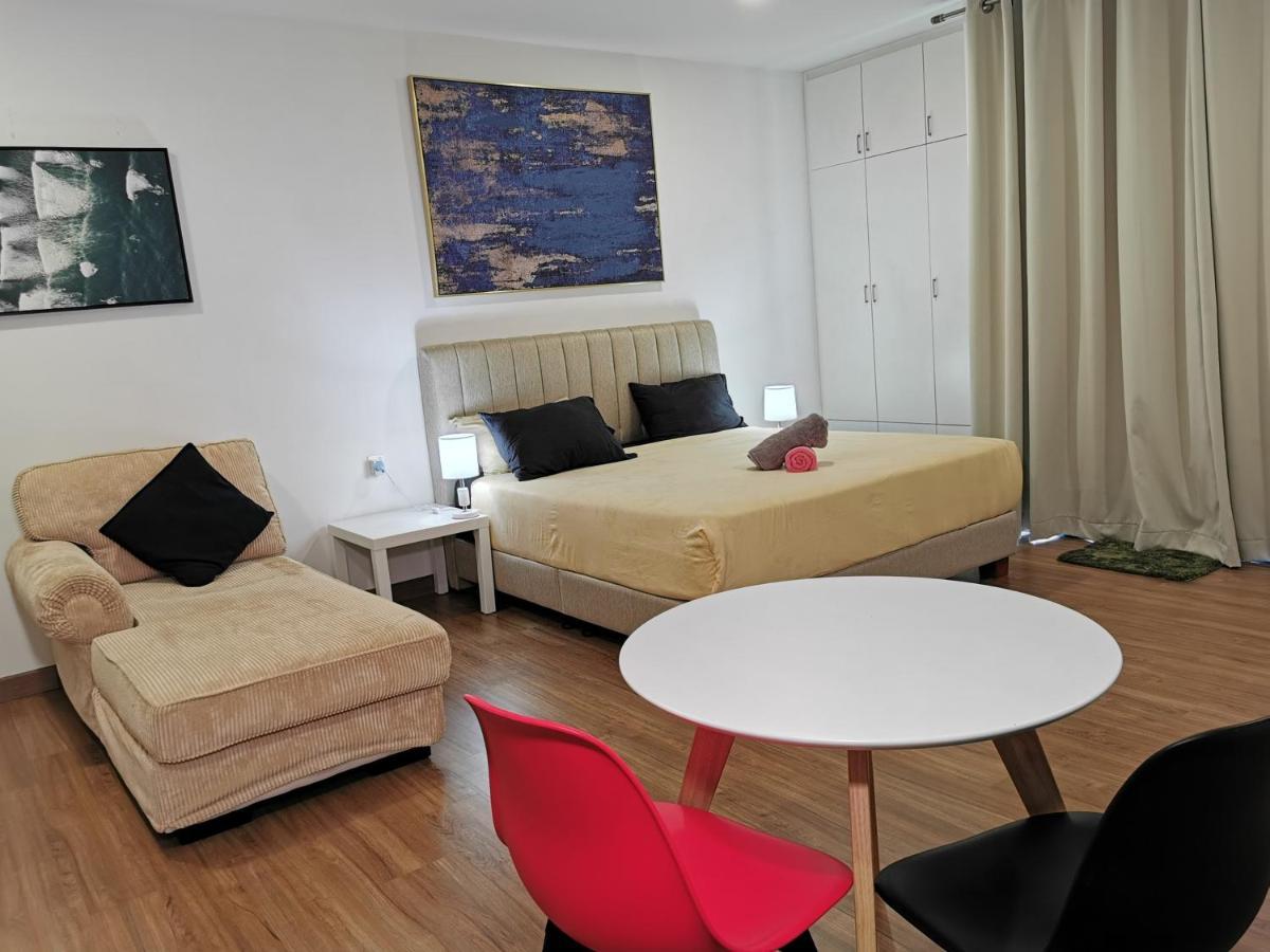 Apple Home 2 At Menara Simfoni, King Size Bed, Cheras, Nexflix, Wifi, Parking Seri Kembangan Exterior photo